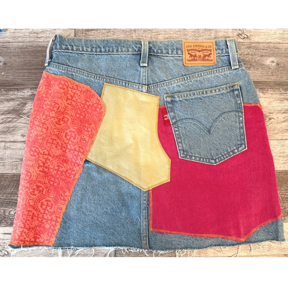 Levi's Patchwork Boho Festival Skirt Reworked Upcycled Denim Sz 29 Concert Rodeo - Picture 2 of 8